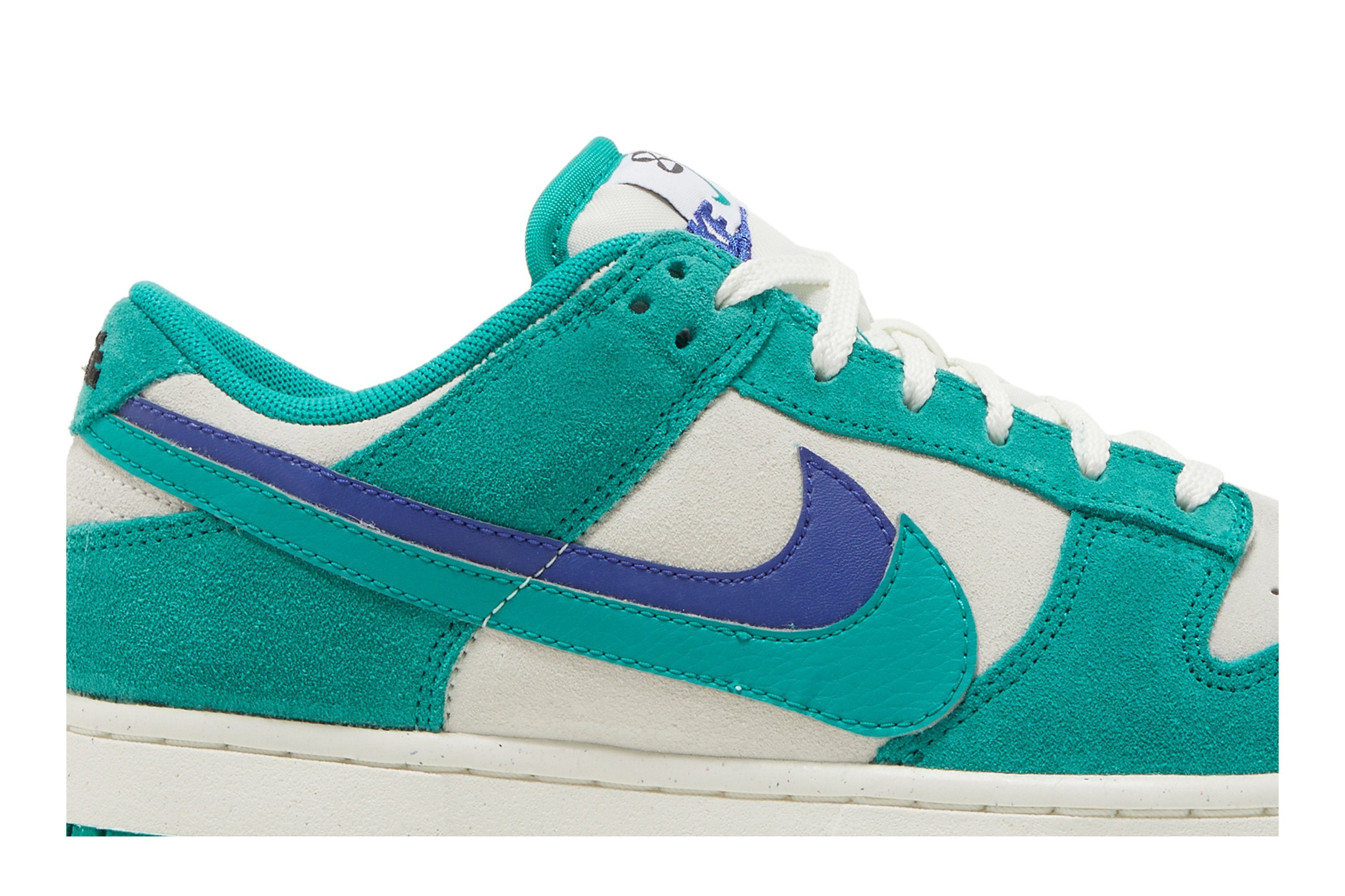 Wmns Dunk Low SE &