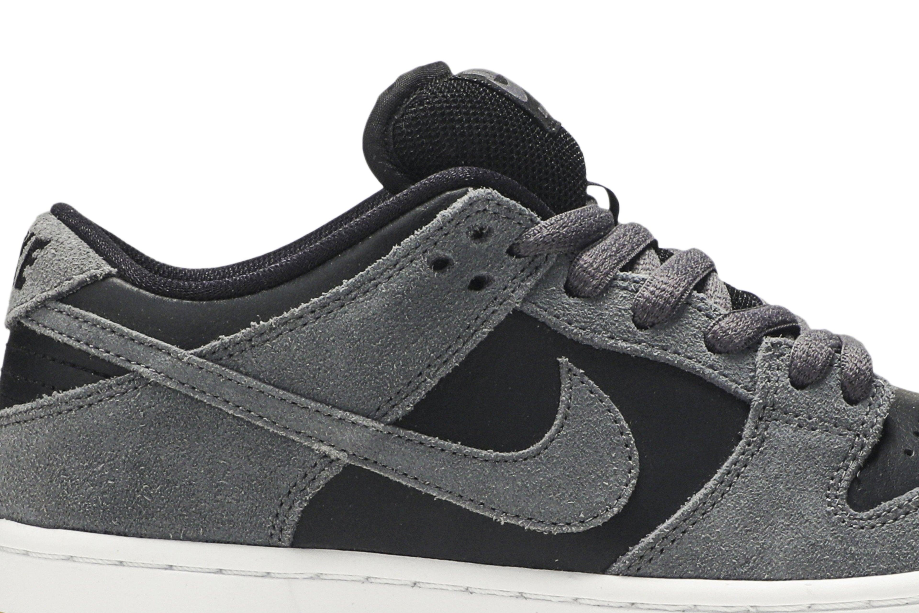 SB Dunk Low TRD &