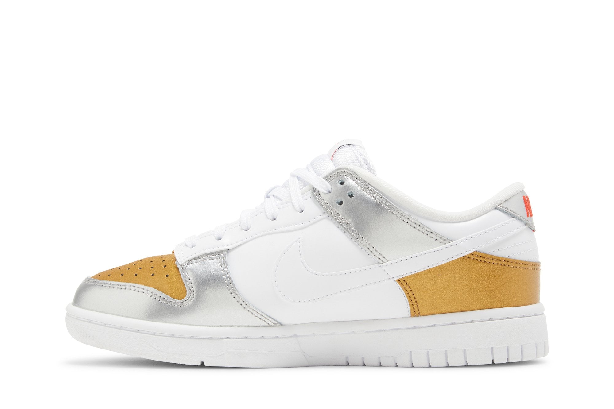 Wmns Dunk Low SE &