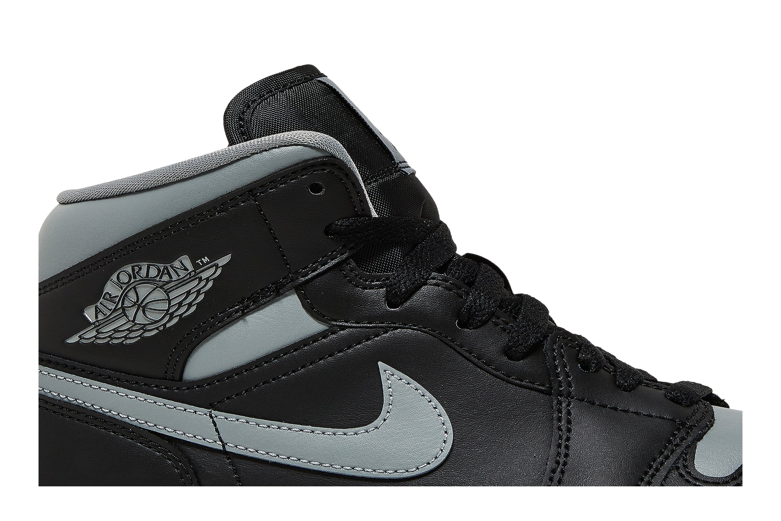 Wmns Air Jordan 1 Mid &