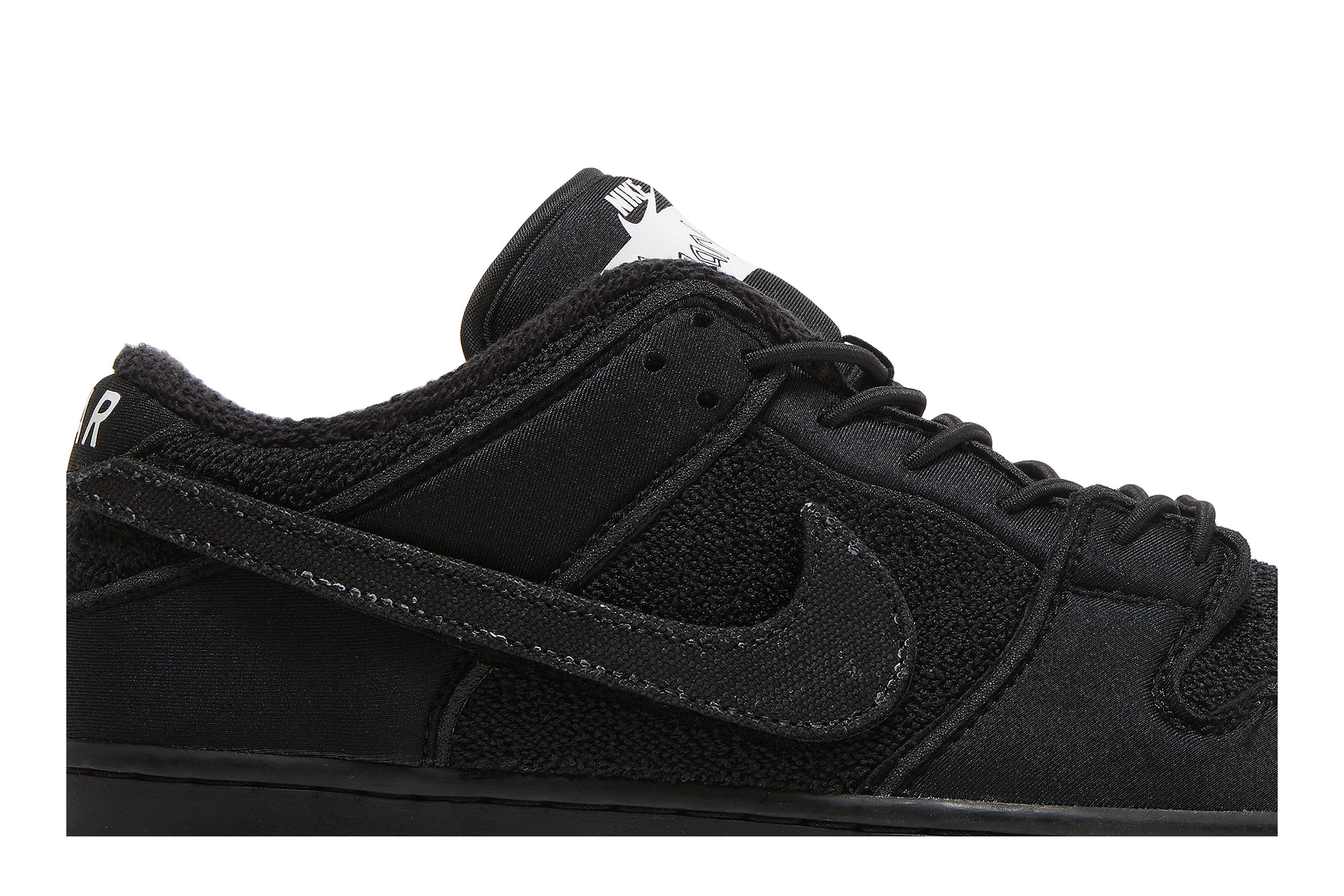 Gnarhunters x Dunk Low SB &
