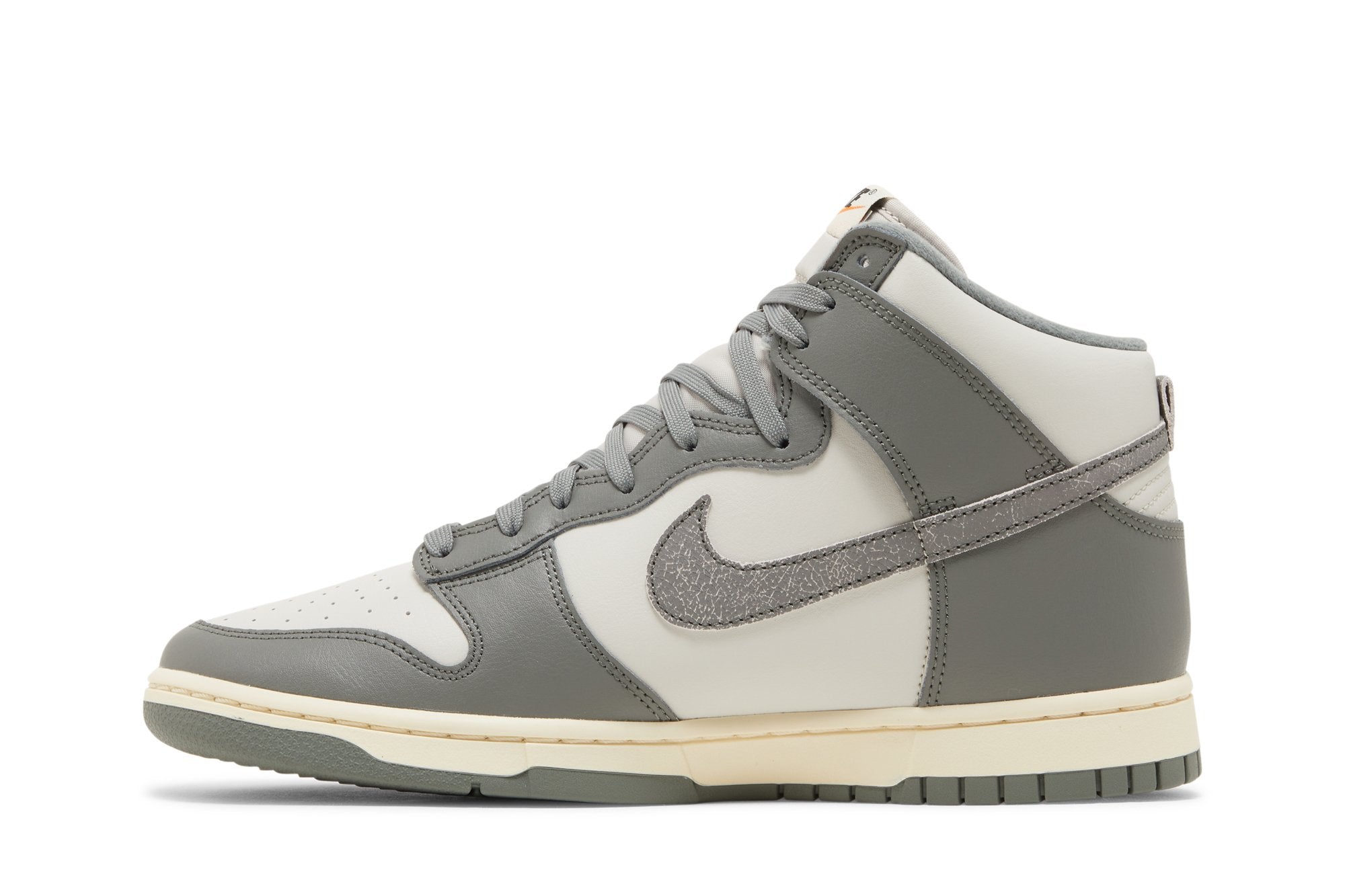 Dunk High Retro SE &