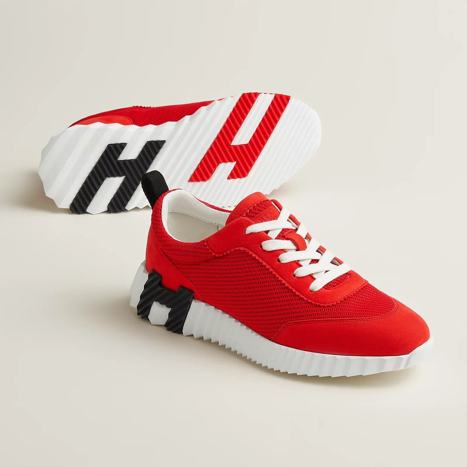 Bouncing sneaker