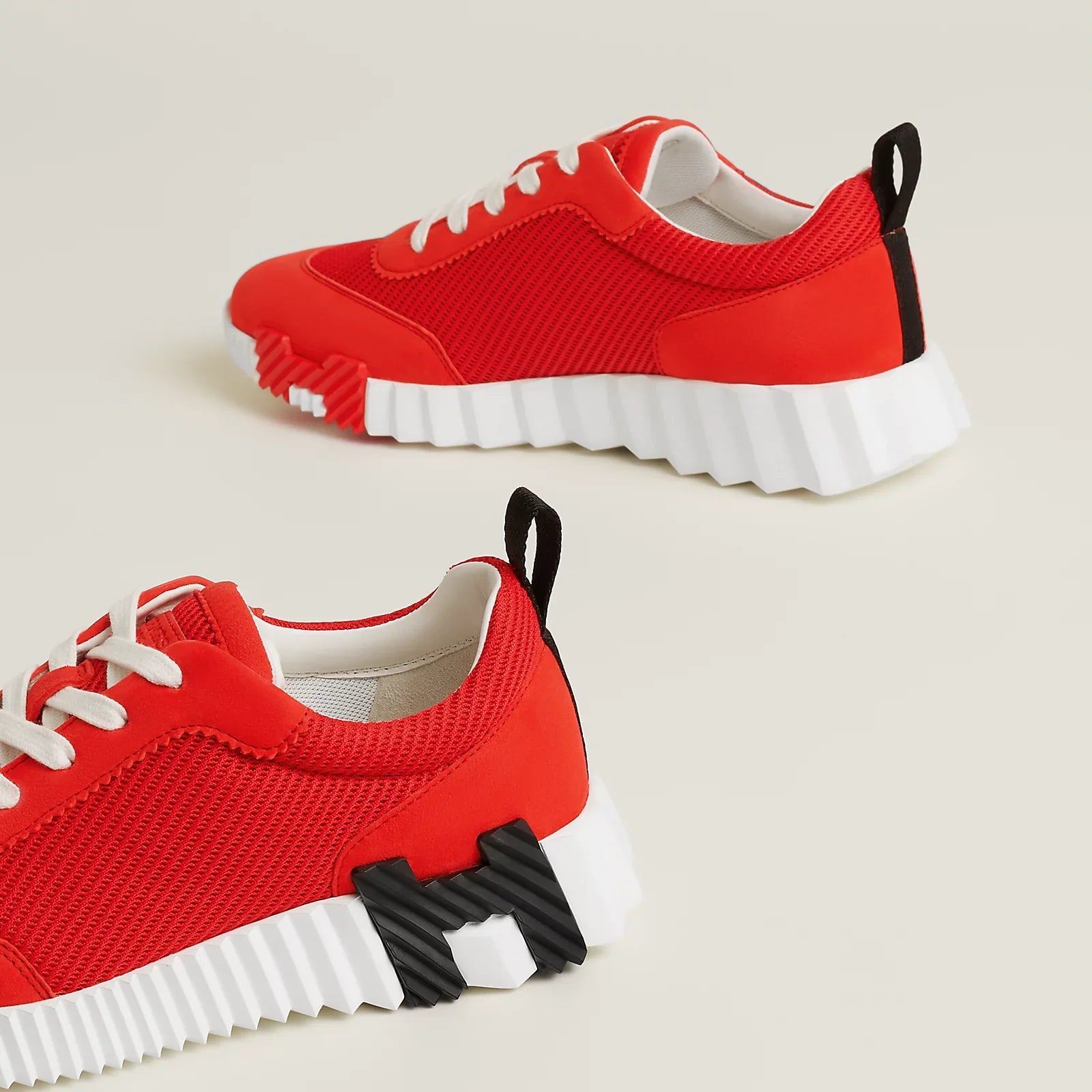 Bouncing sneaker
