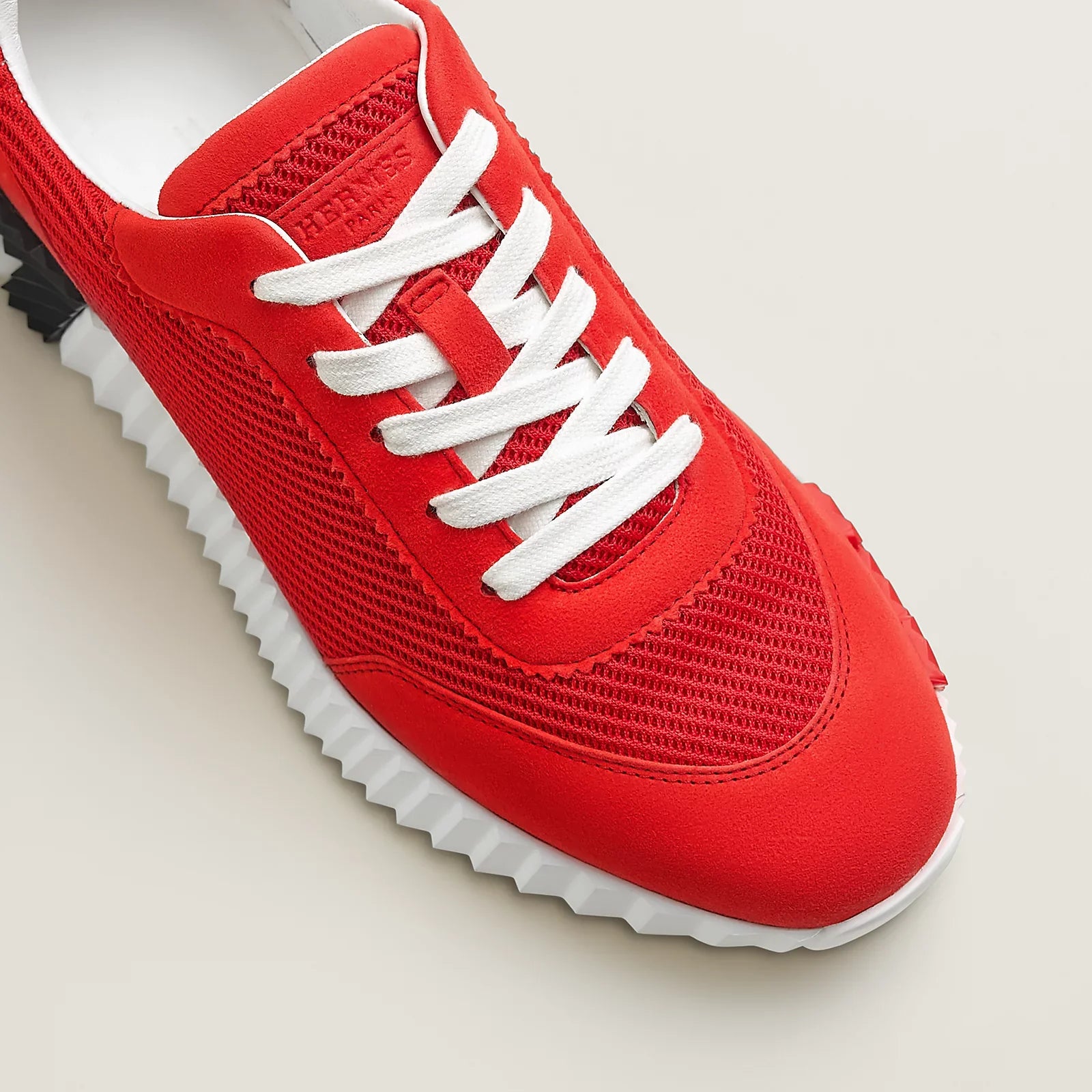 Bouncing sneaker