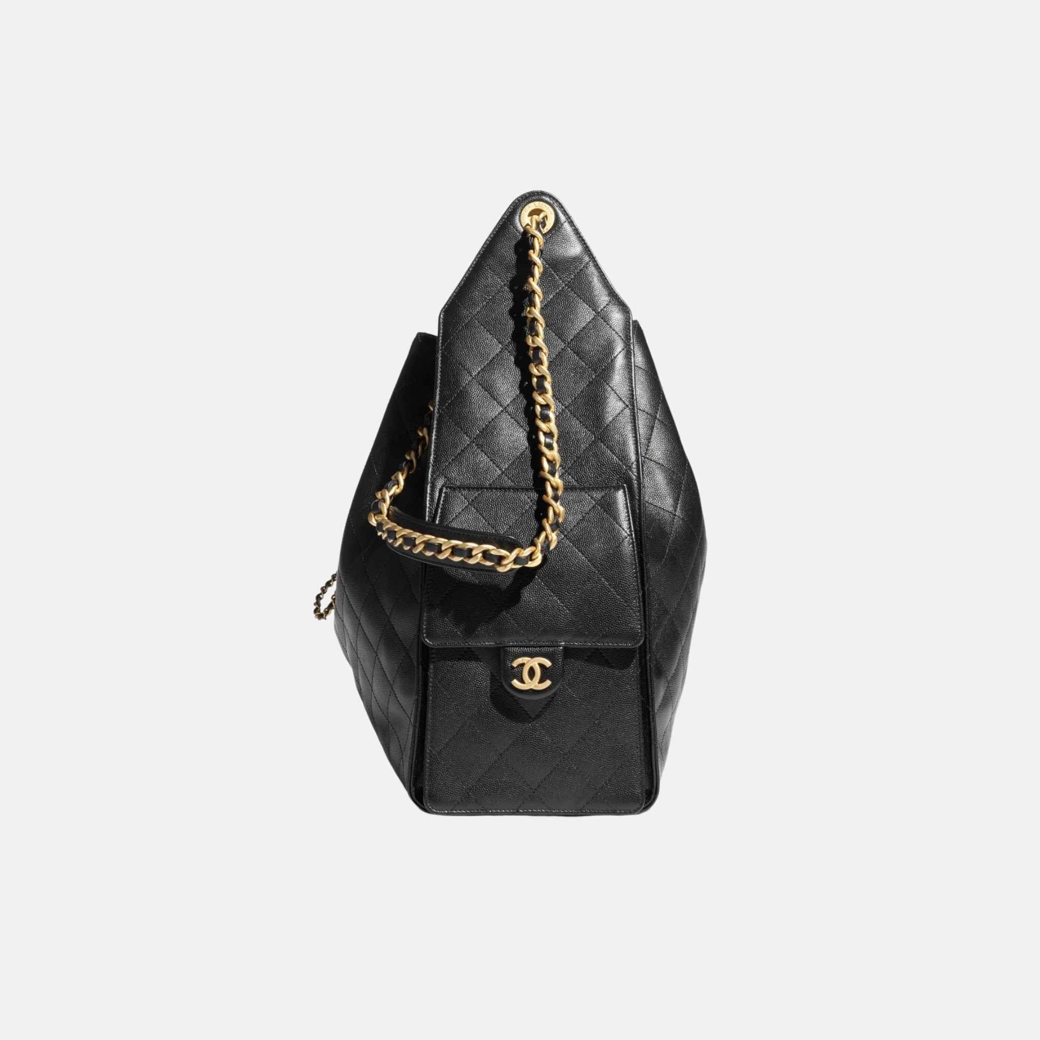 25 Large Handbag Grained Calfskin And Gold Tone Metal