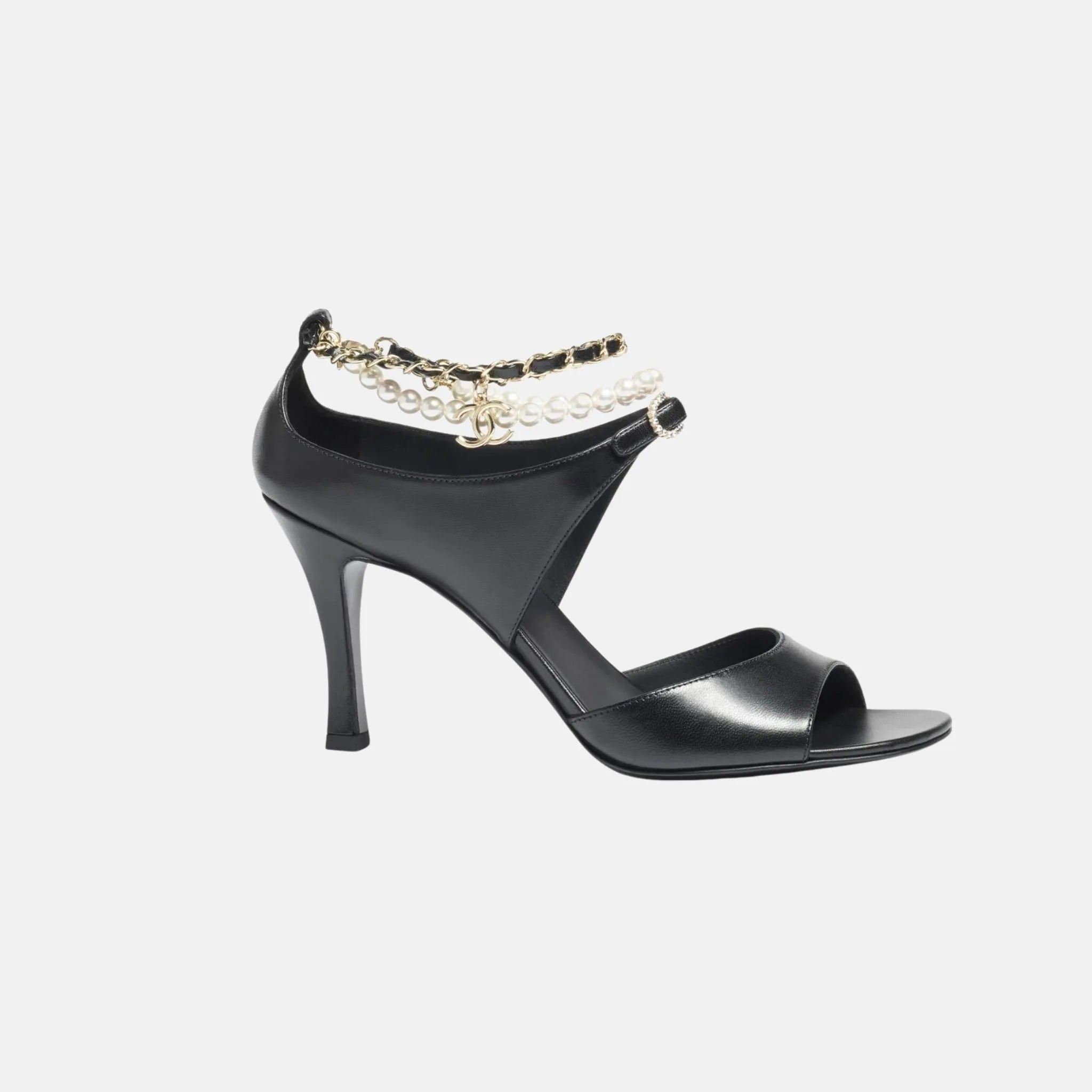Heeled Sandals in Black