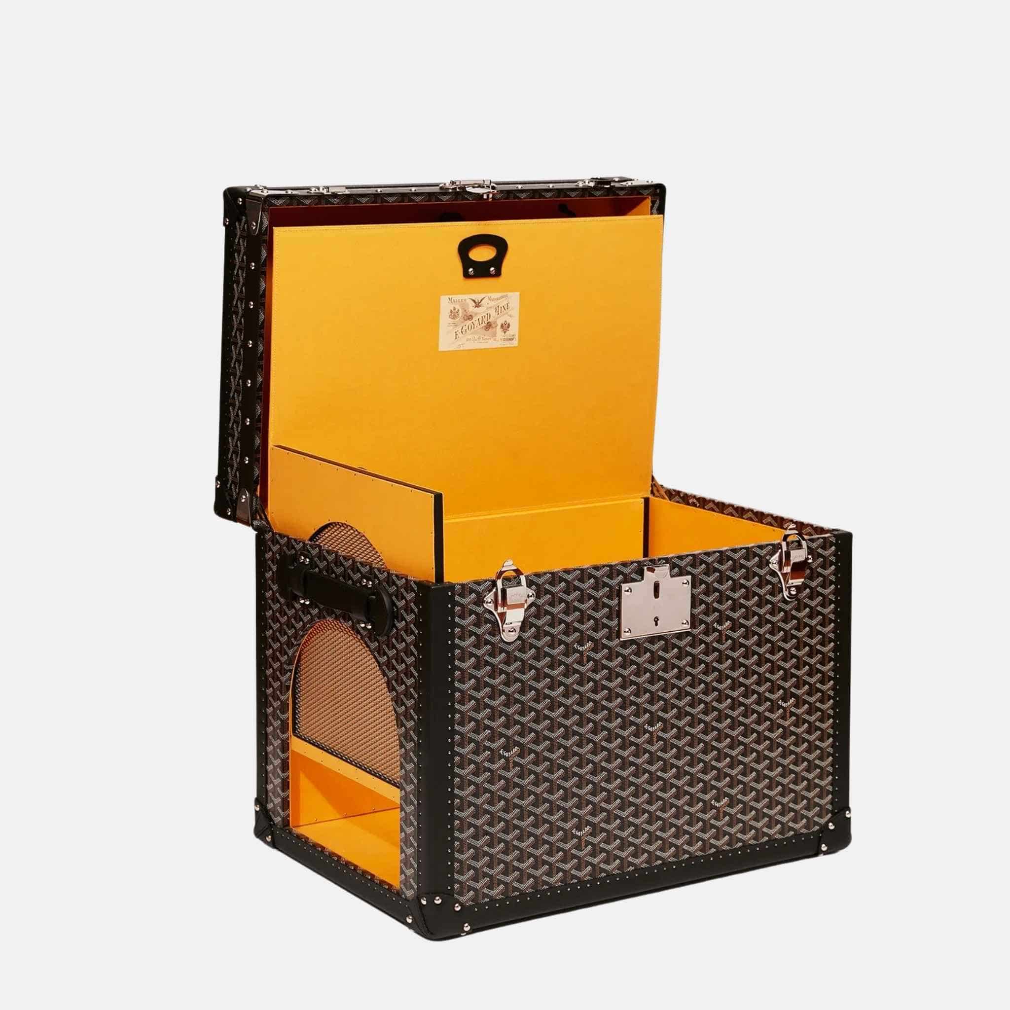 Niche Luxury Pet Trunk