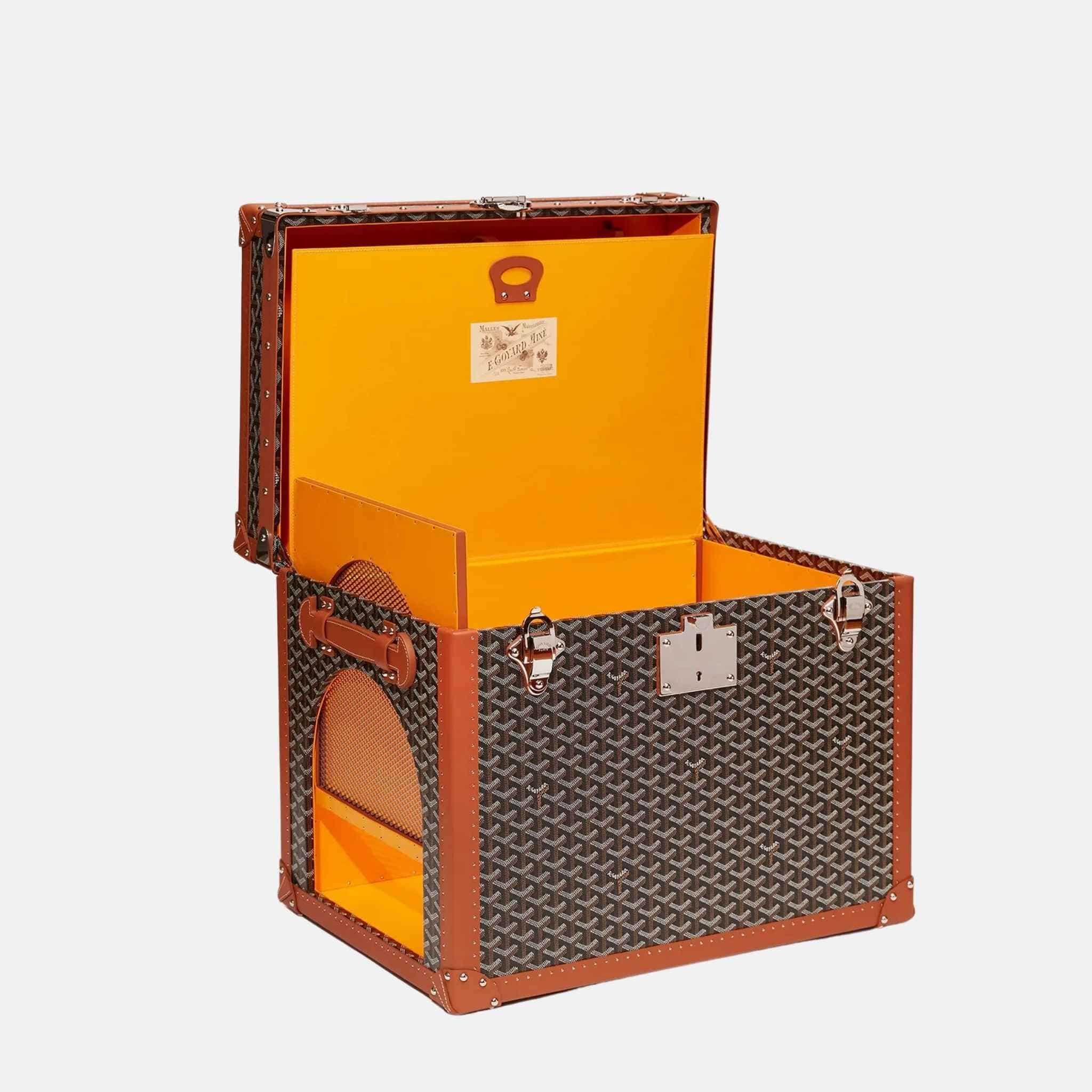 Niche Luxury Pet Trunk