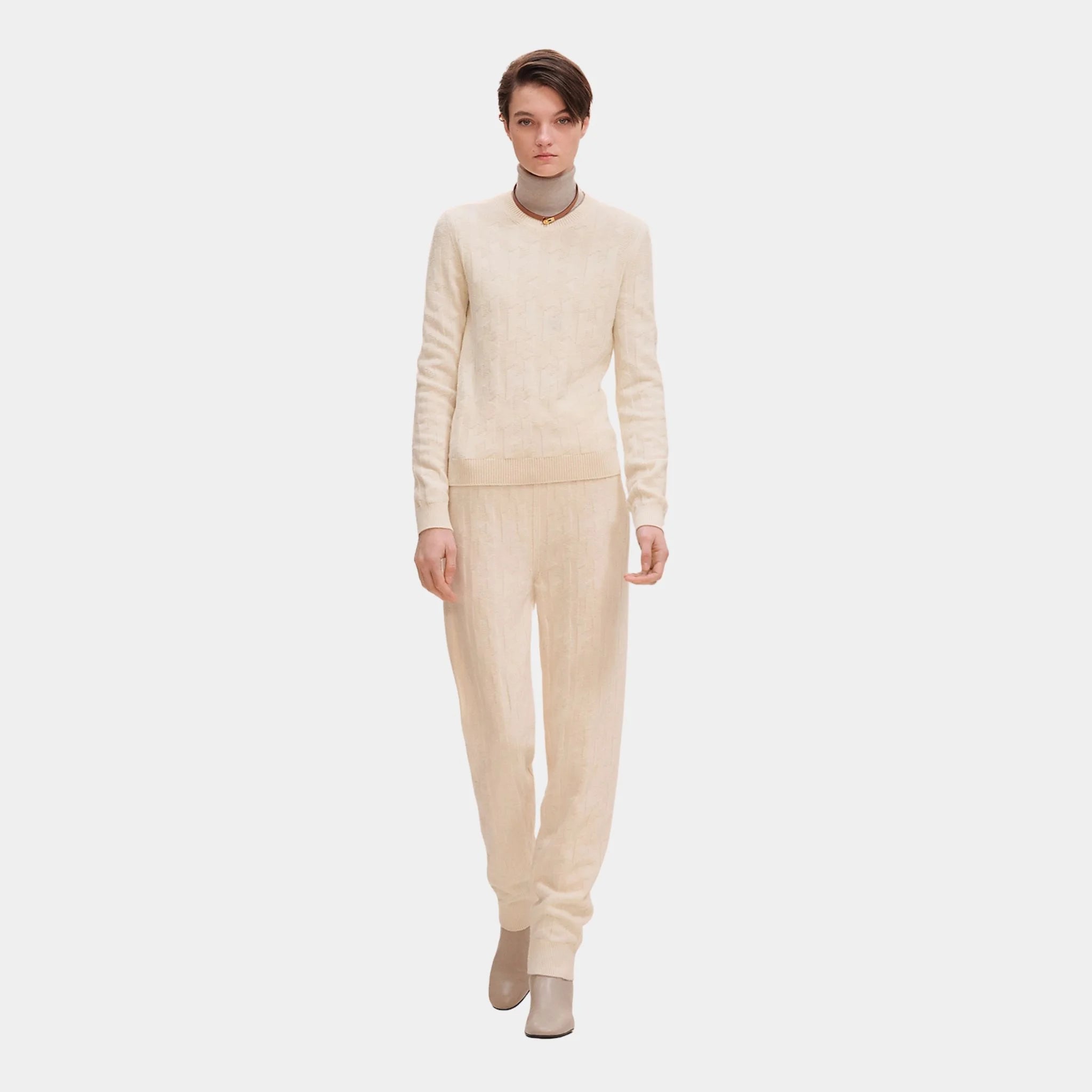 H Long-Sleeve Sweater in Plain Wool Knit
