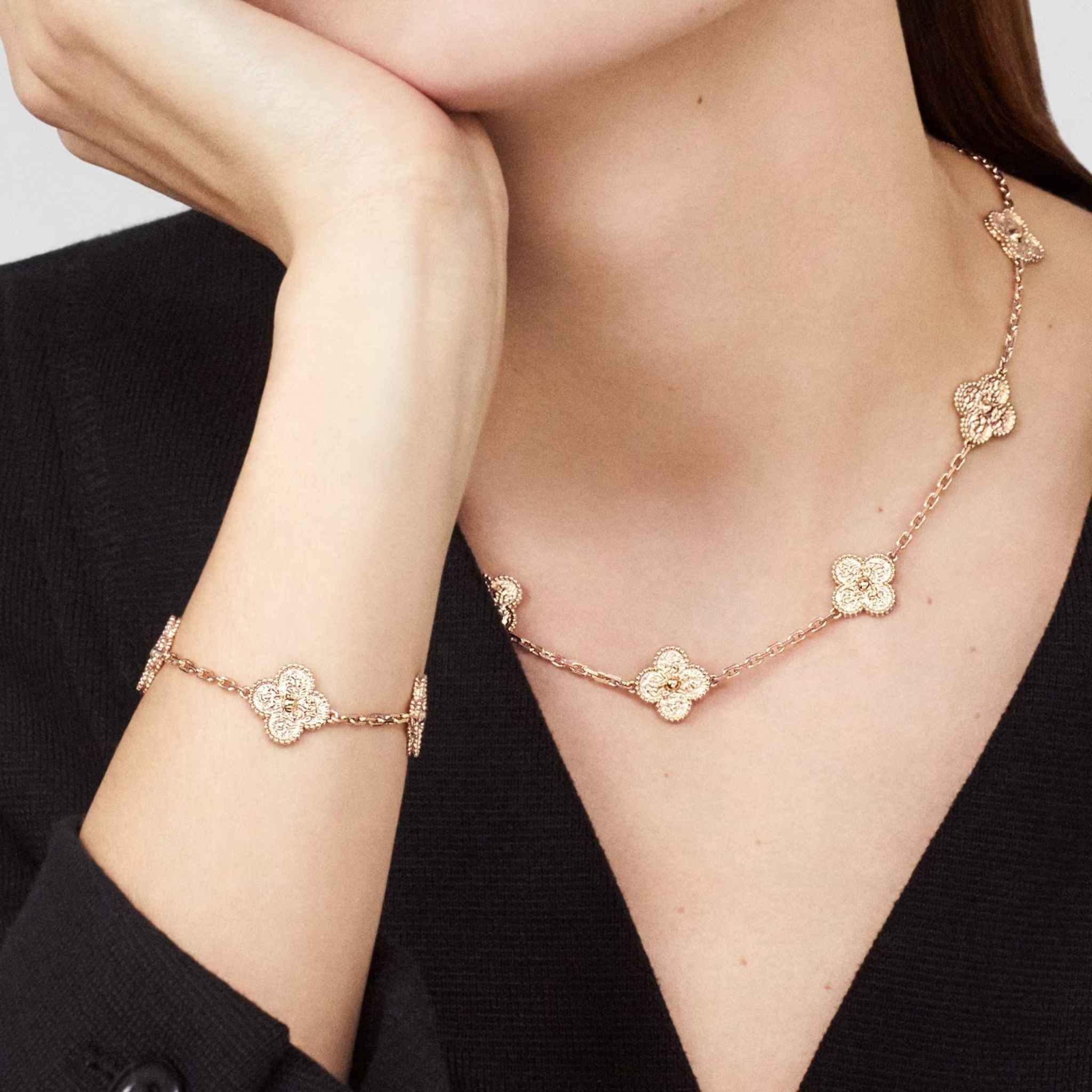 Alhambra Vintage Rose Gold Motifs Bracelet