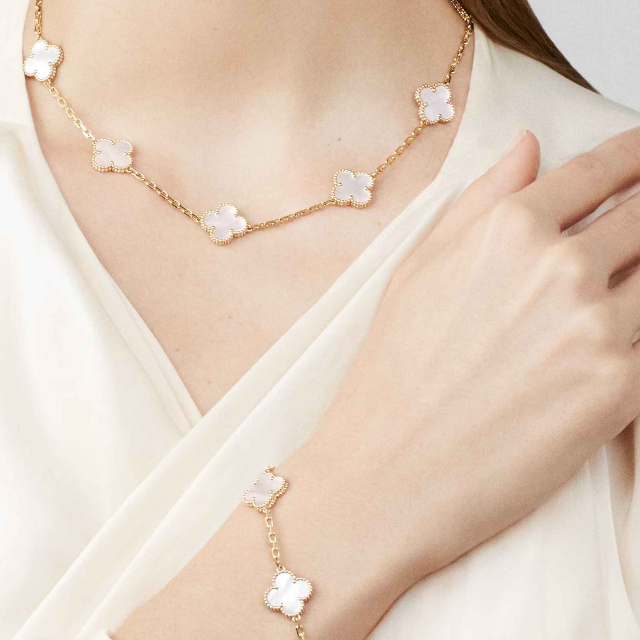Alhambra Vintage Gold Motifs Bracelet Mother Of Pearl