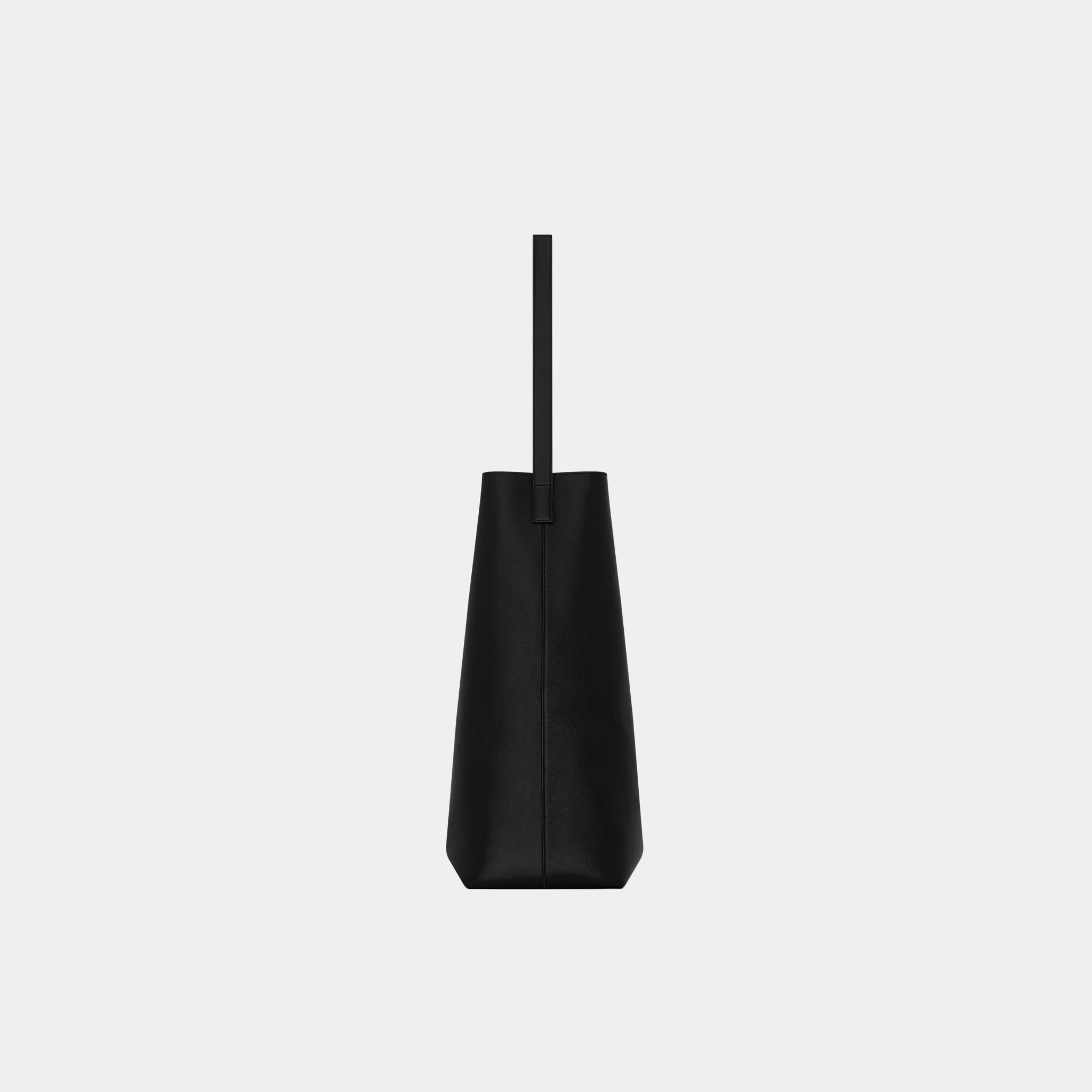Bold Hobo Bag In Smooth Leather
