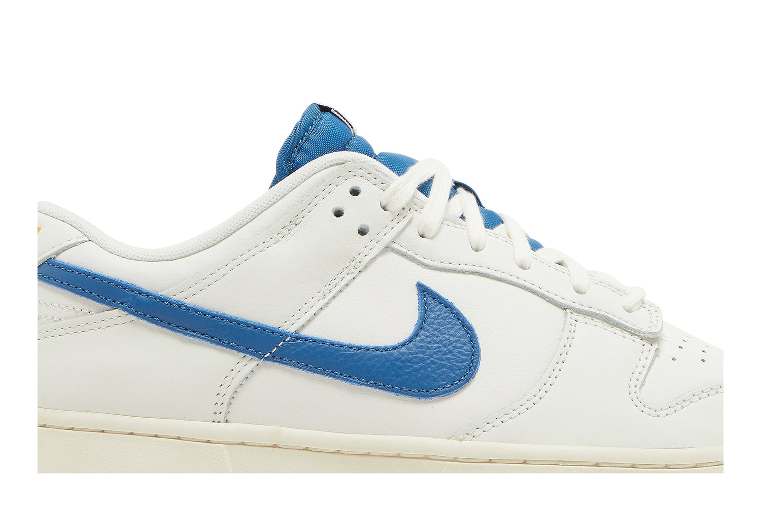 Dunk Low SE &