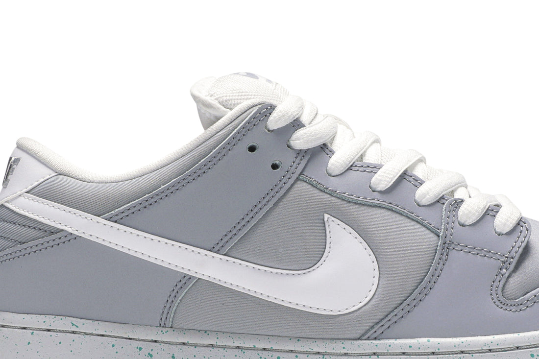 SB Dunk Low &