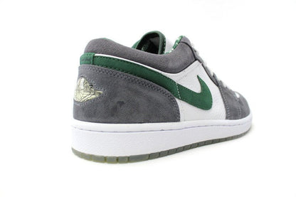Air Jordan 1 Retro Low &