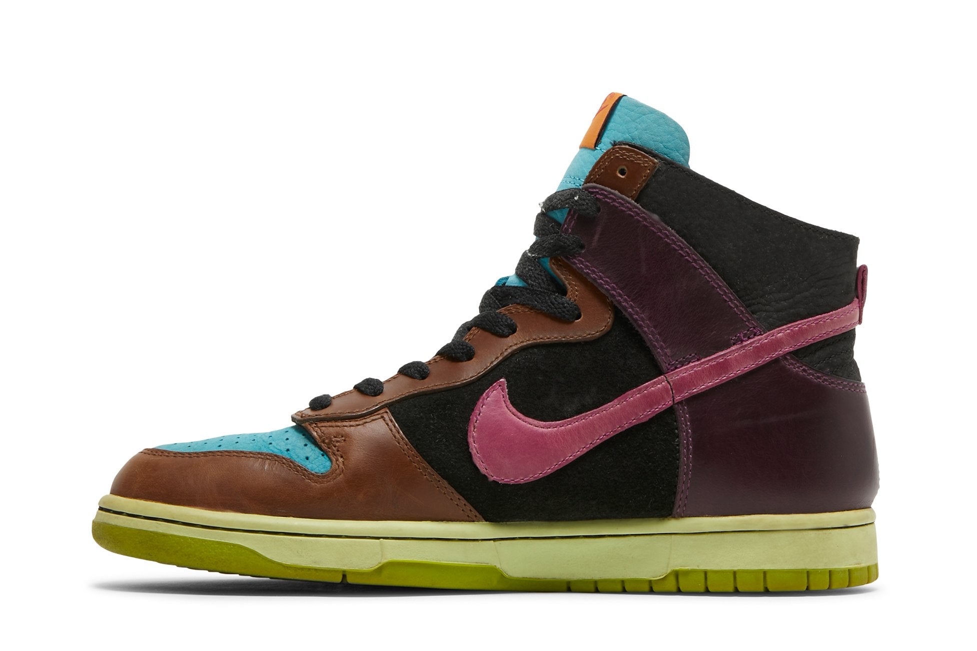 Undefeated x Dunk High NL