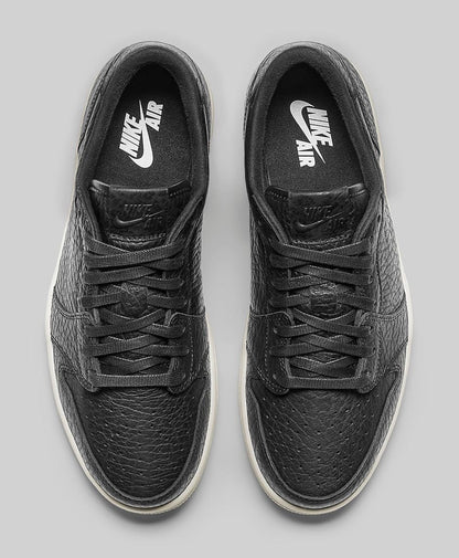 Air Jordan 1 Retro Low Swooshless &