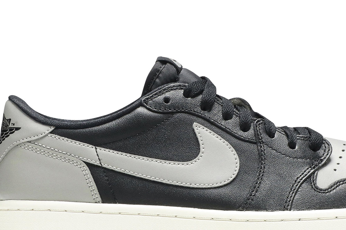 Air Jordan 1 Retro Low OG &