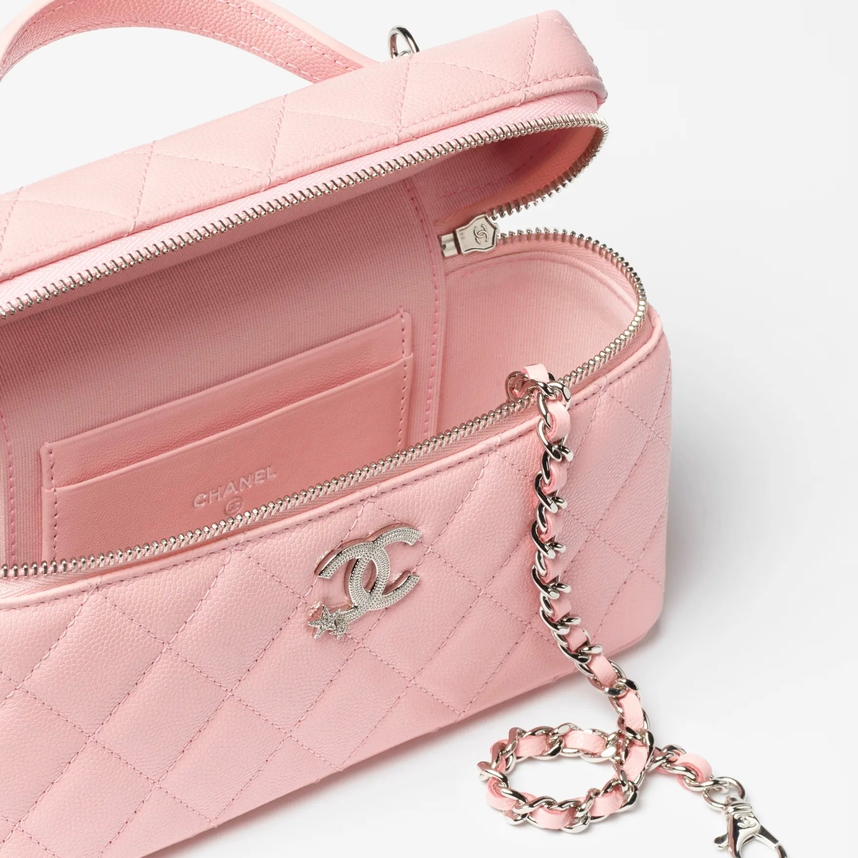 Vanity With Chain Shiny Grained Calfskin Light Pink