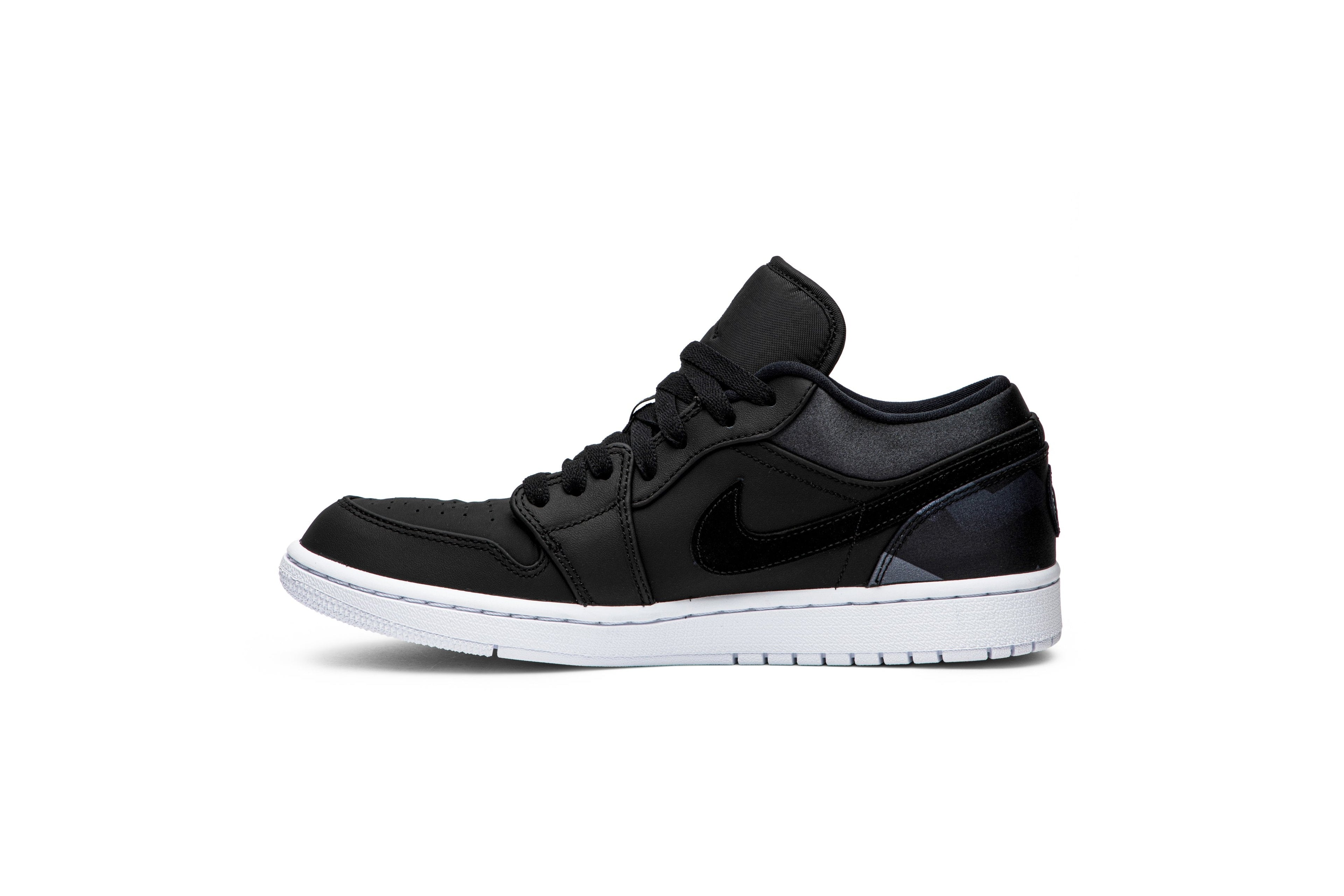 Paris Saint-Germain x Air Jordan 1 Low