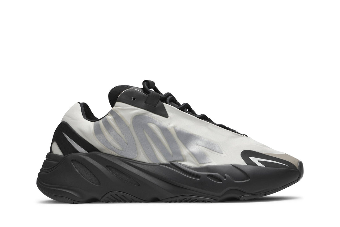 Yeezy Boost 700 MNVN &