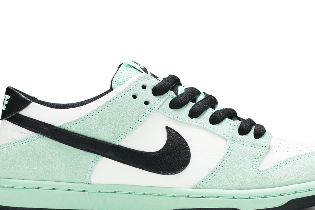 SB Dunk Low &