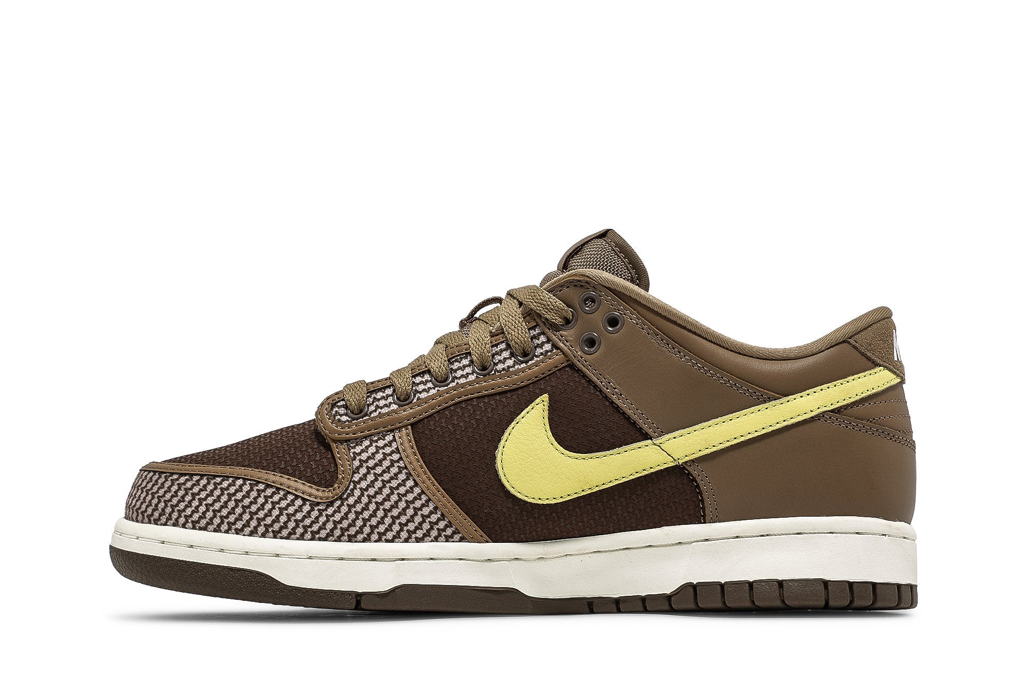 Undefeated x Dunk Low SP &