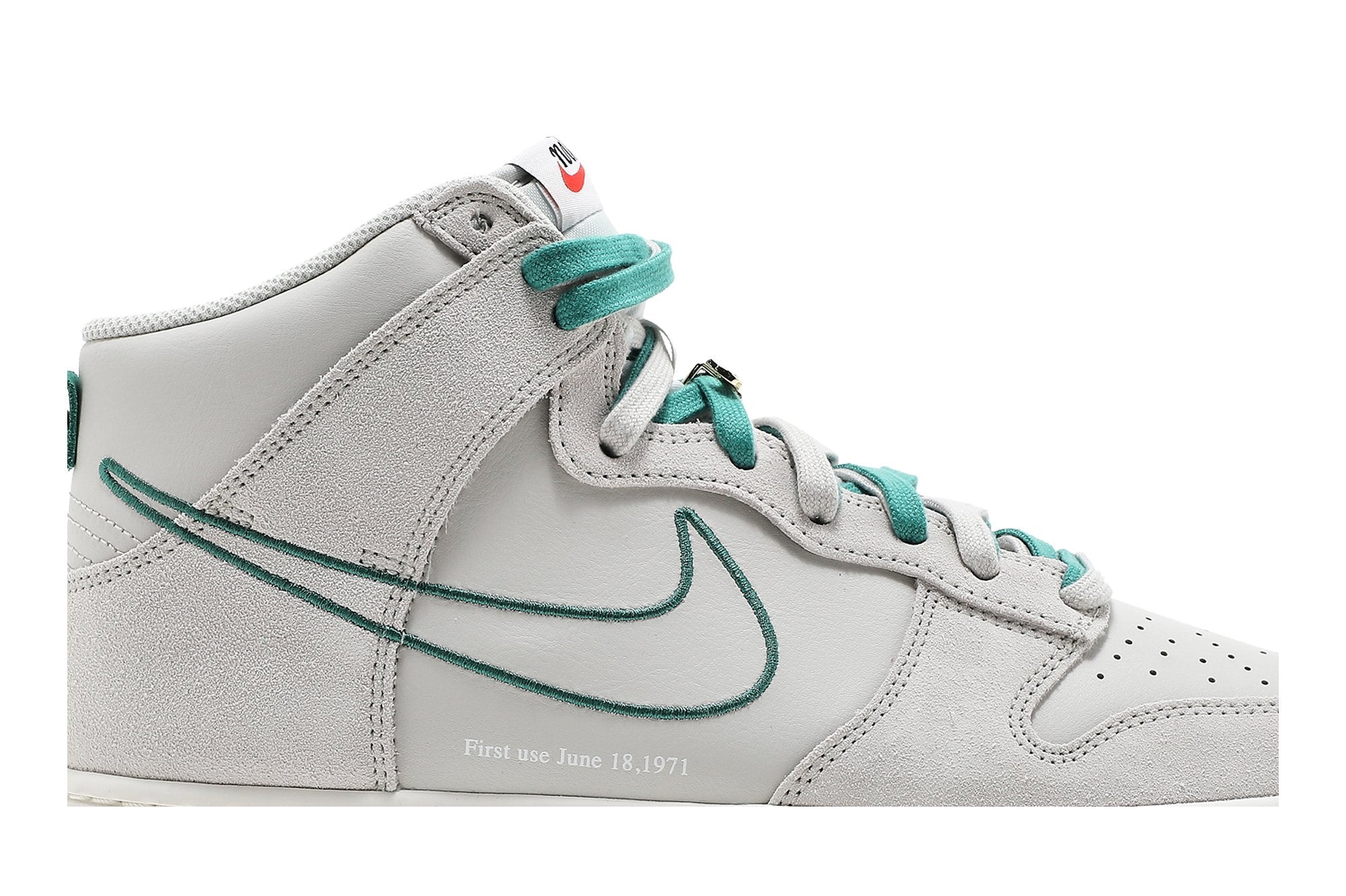 Dunk High SE &