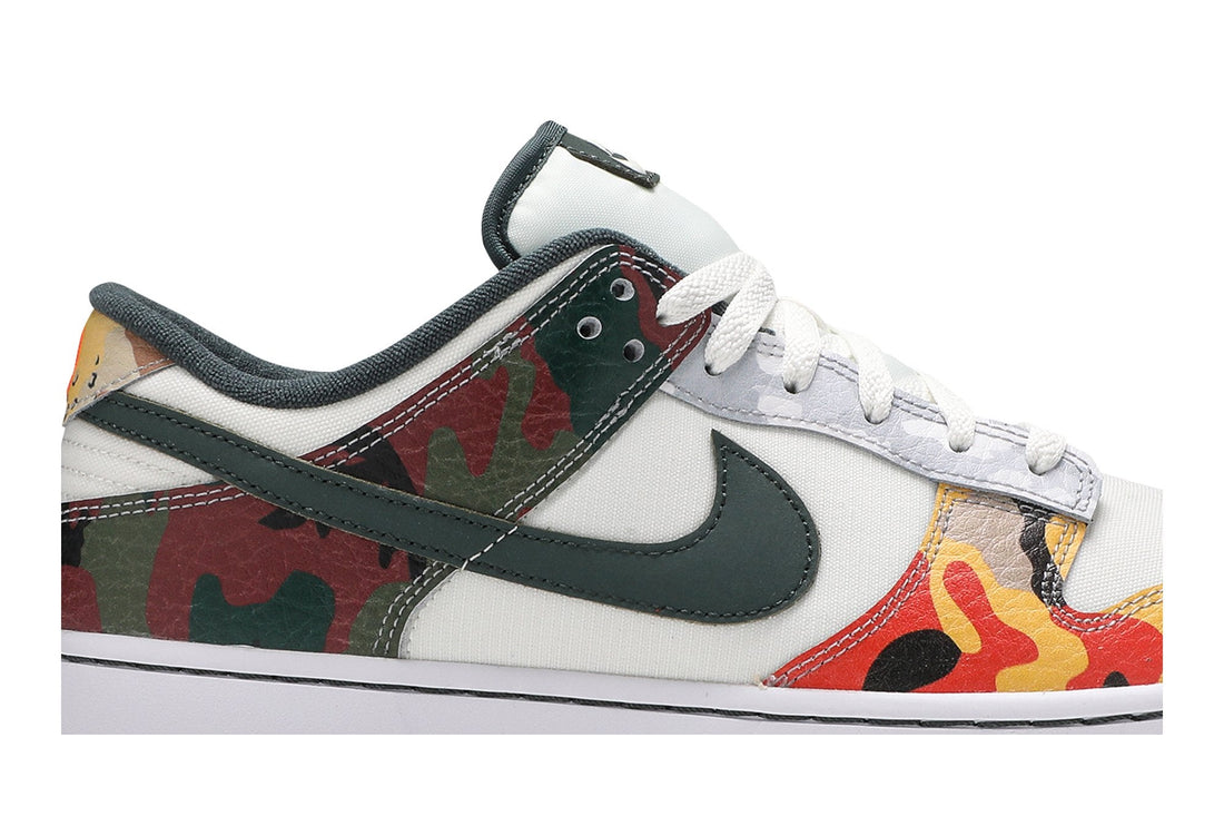 Dunk Low SE &