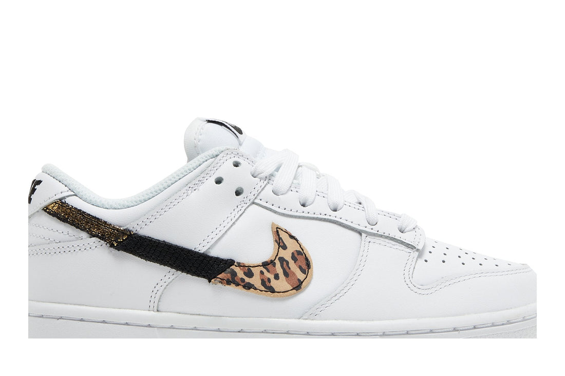 Wmns Dunk Low SE &