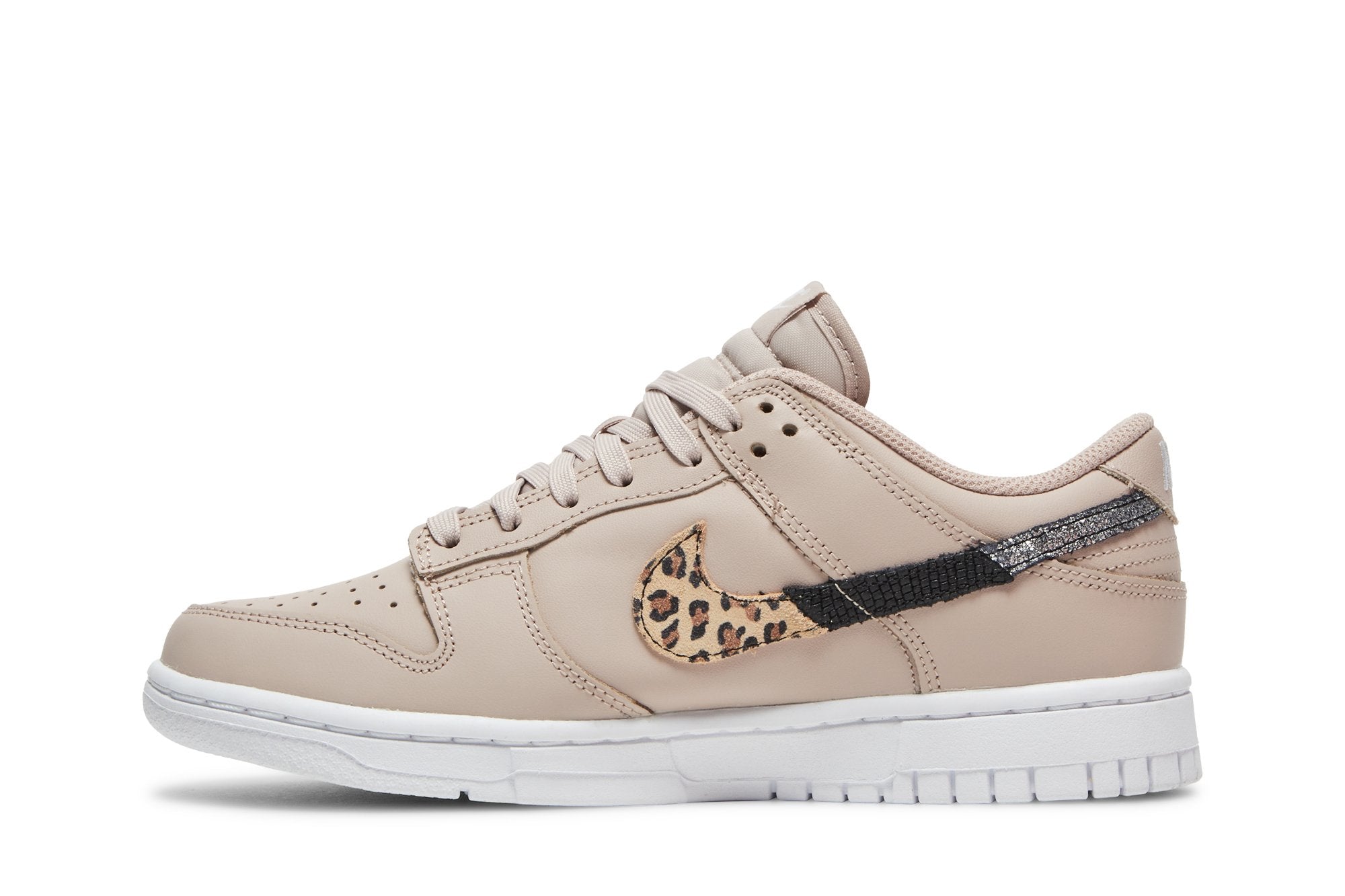 Wmns Dunk Low SE &