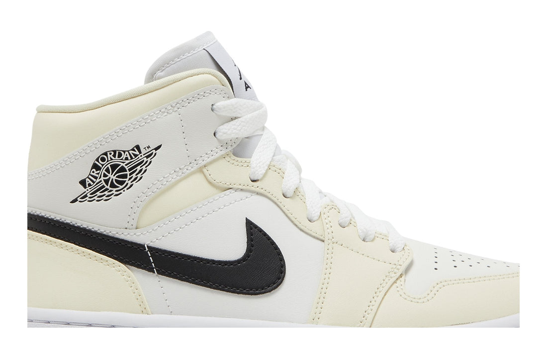 Wmns Air Jordan 1 Mid &