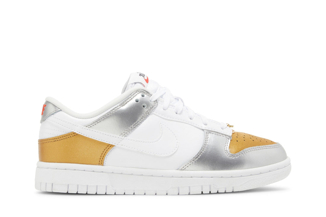 Wmns Dunk Low SE &