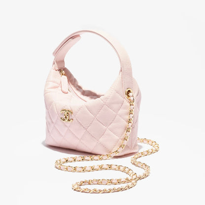 Clutch With Chain in Grained Shiny Calfskin