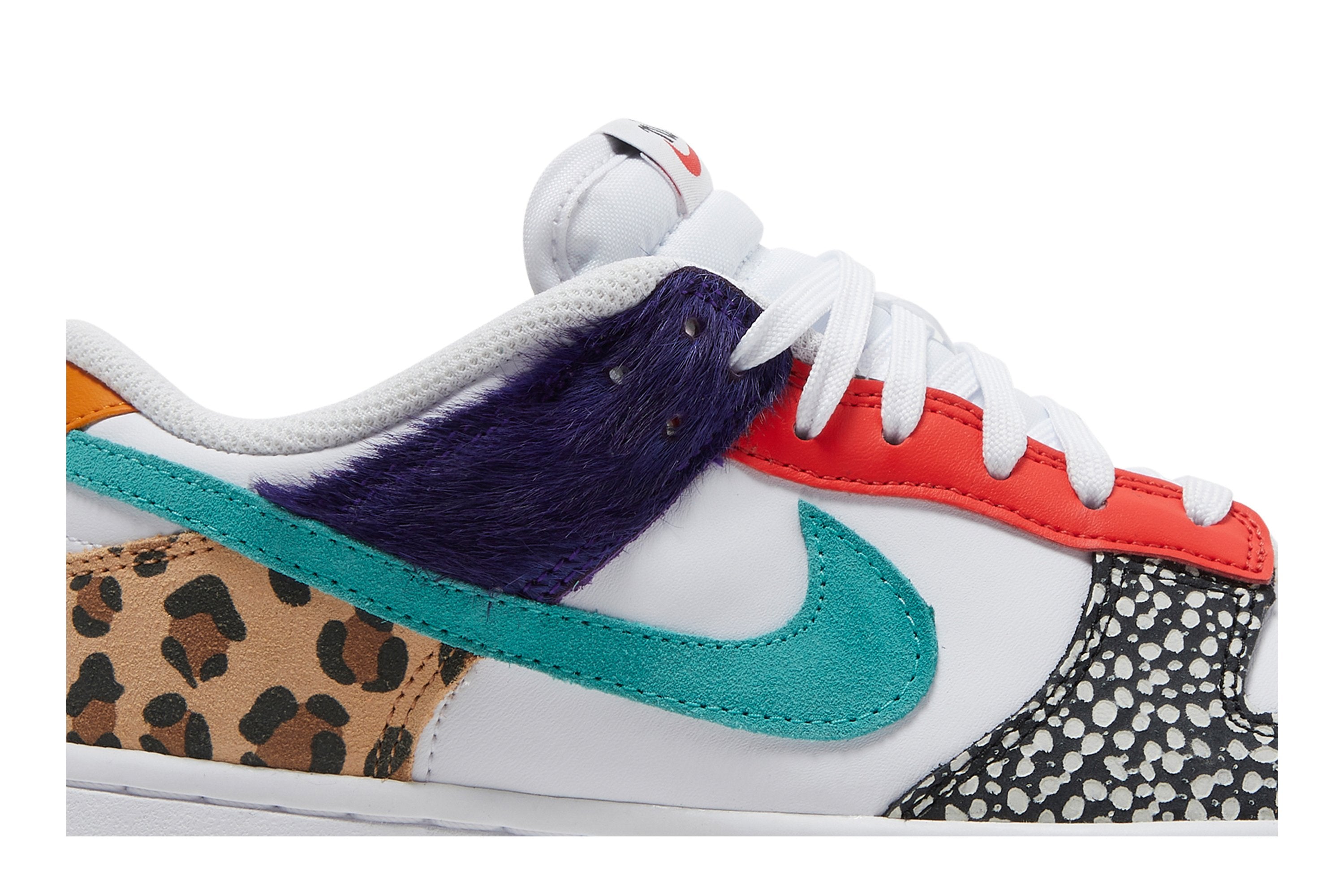 Wmns Dunk Low SE &