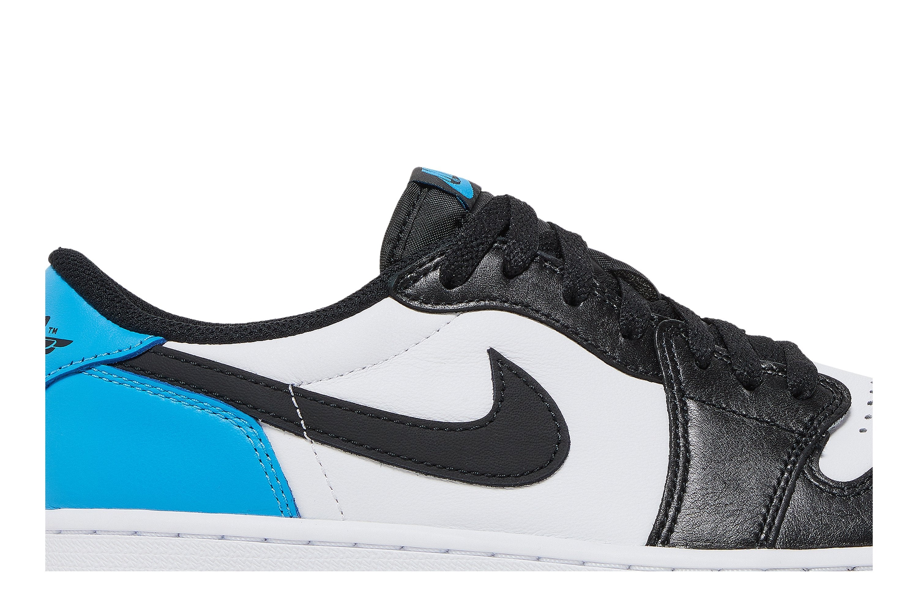 Air Jordan 1 Retro Low OG &