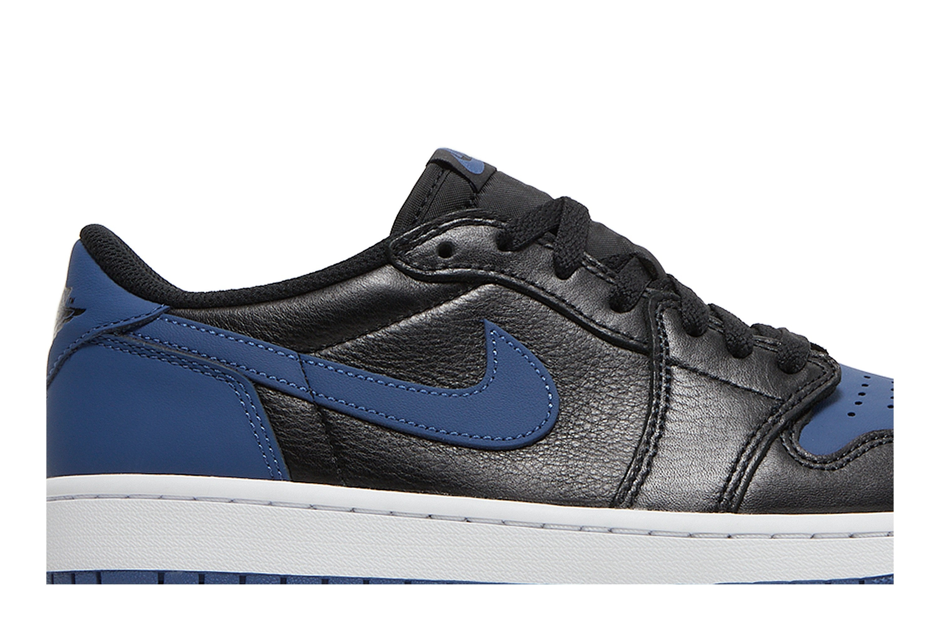 Air Jordan 1 Retro Low OG &