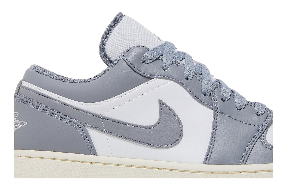 Air Jordan 1 Low &