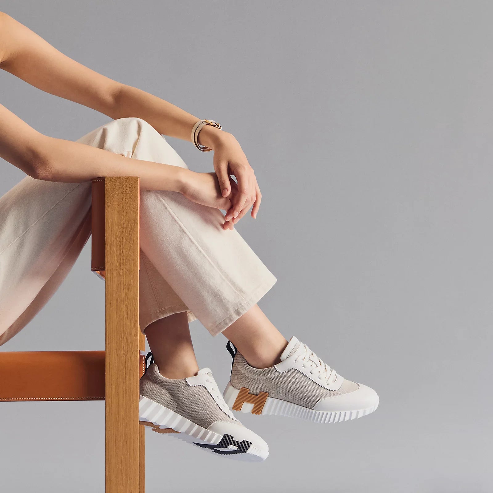 Bouncing sneaker