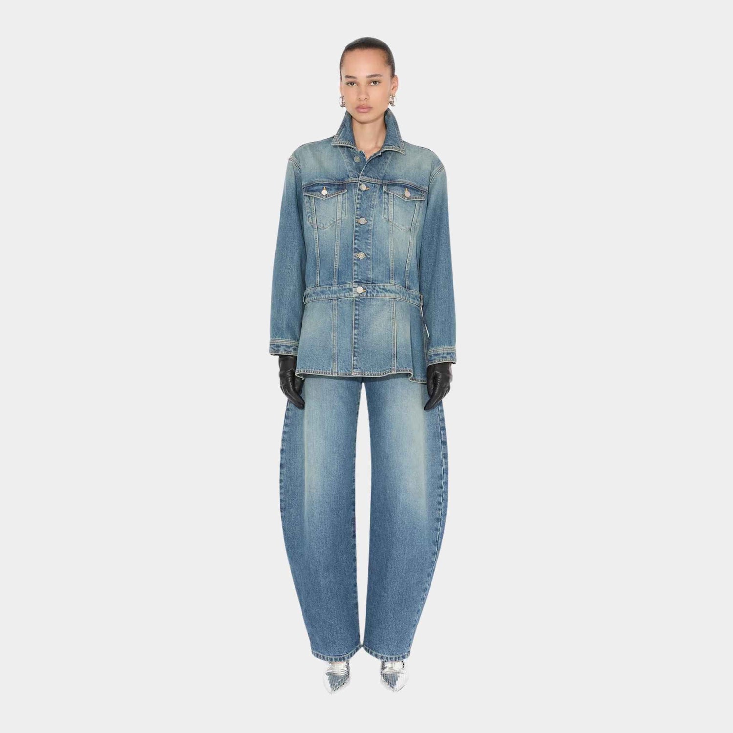 Barrel Leg Jeans In Faded Denim