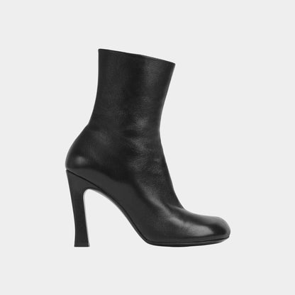 Nico Ankle Boot Lamskin with Sculpted Silhouette