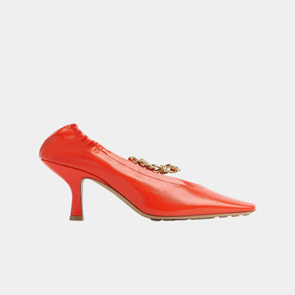 Sharp Chain Crinkled Calfskin Pump