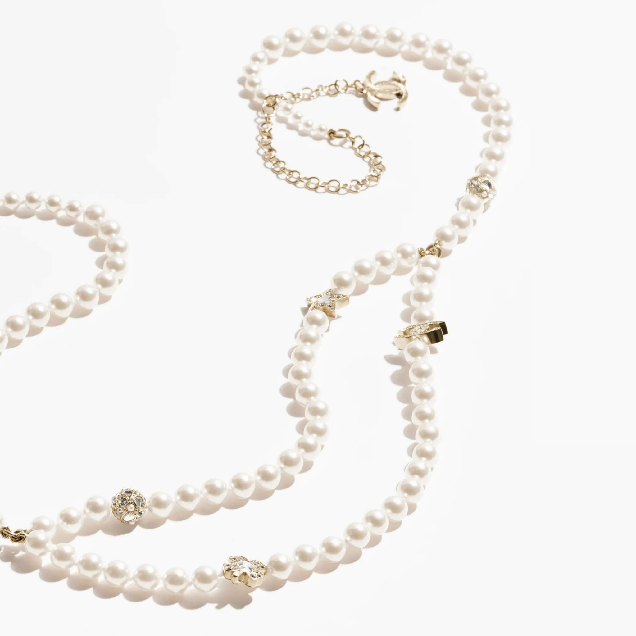Chain Belt with Glass Pearls Diamantes and Crystals