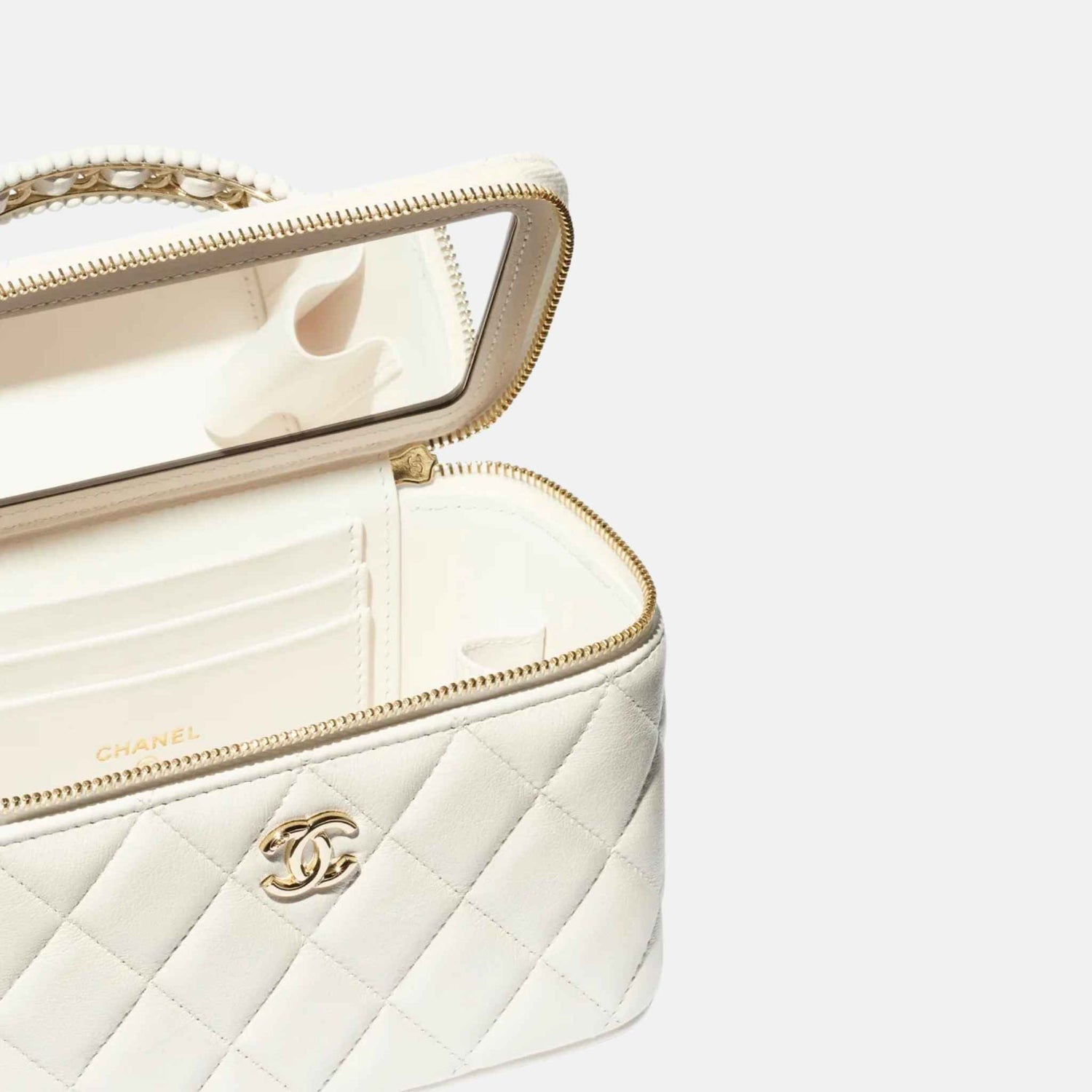 Long Vanity With Chain In Lambskin &amp; Pearls White