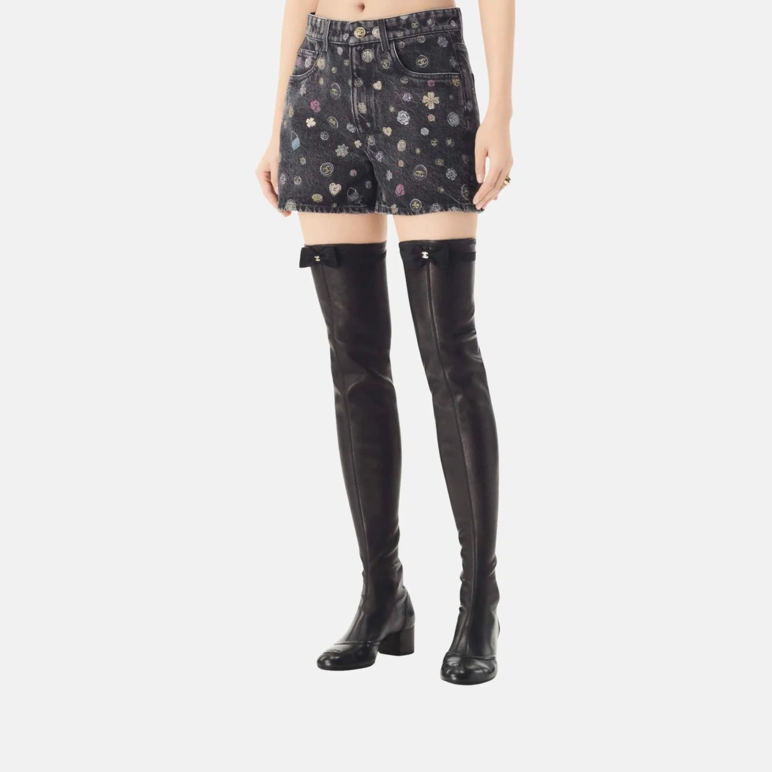 Shorts in Laminated Denim