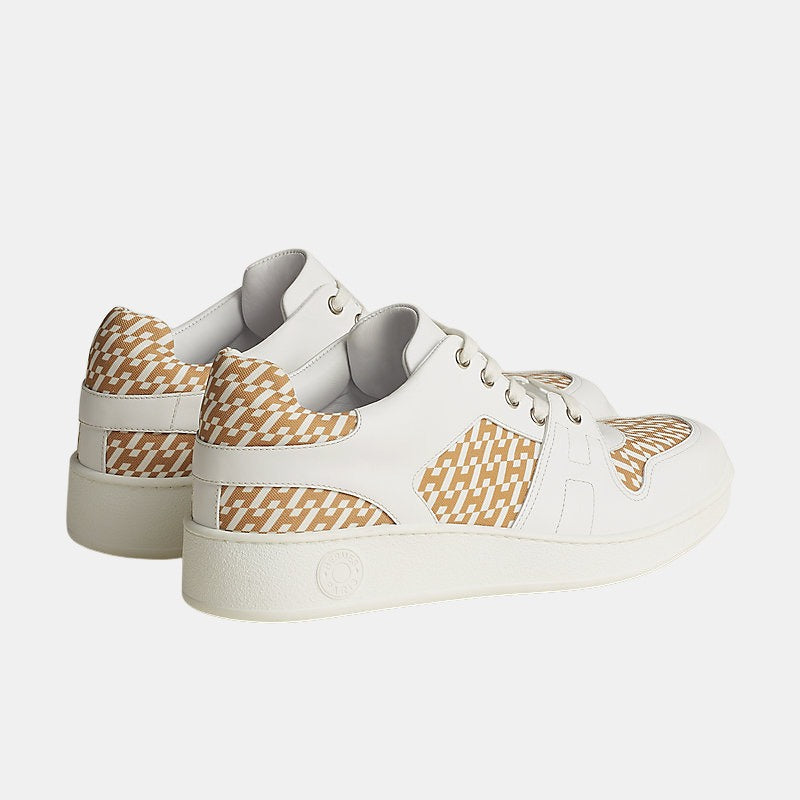 Free sneaker