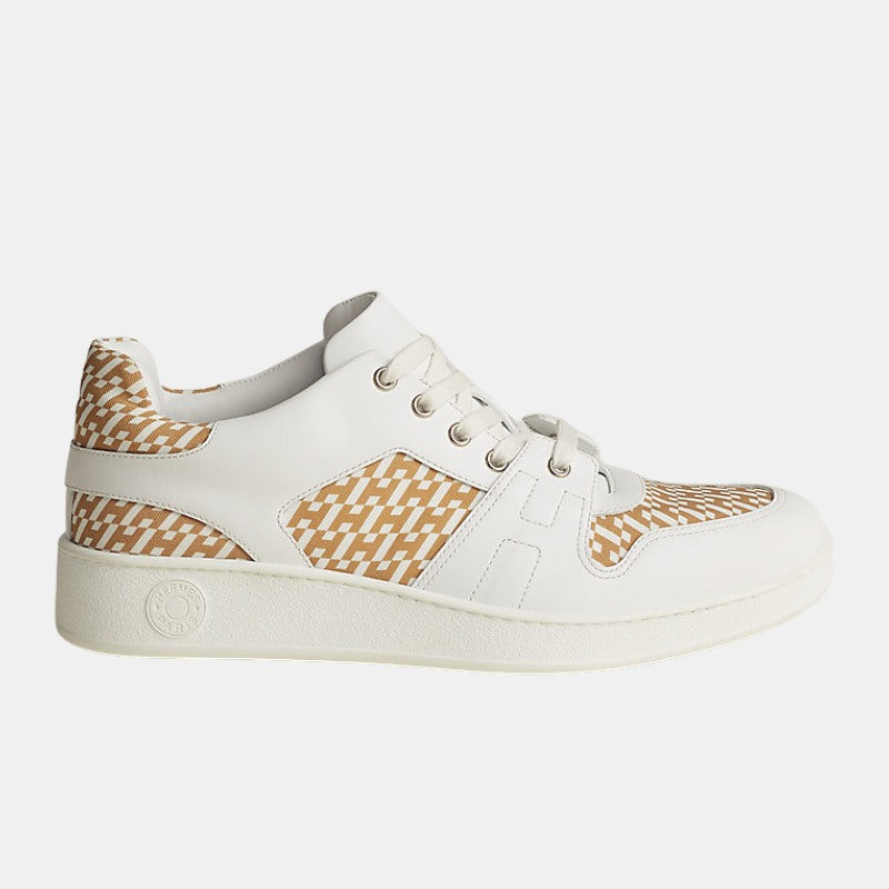 Free sneaker