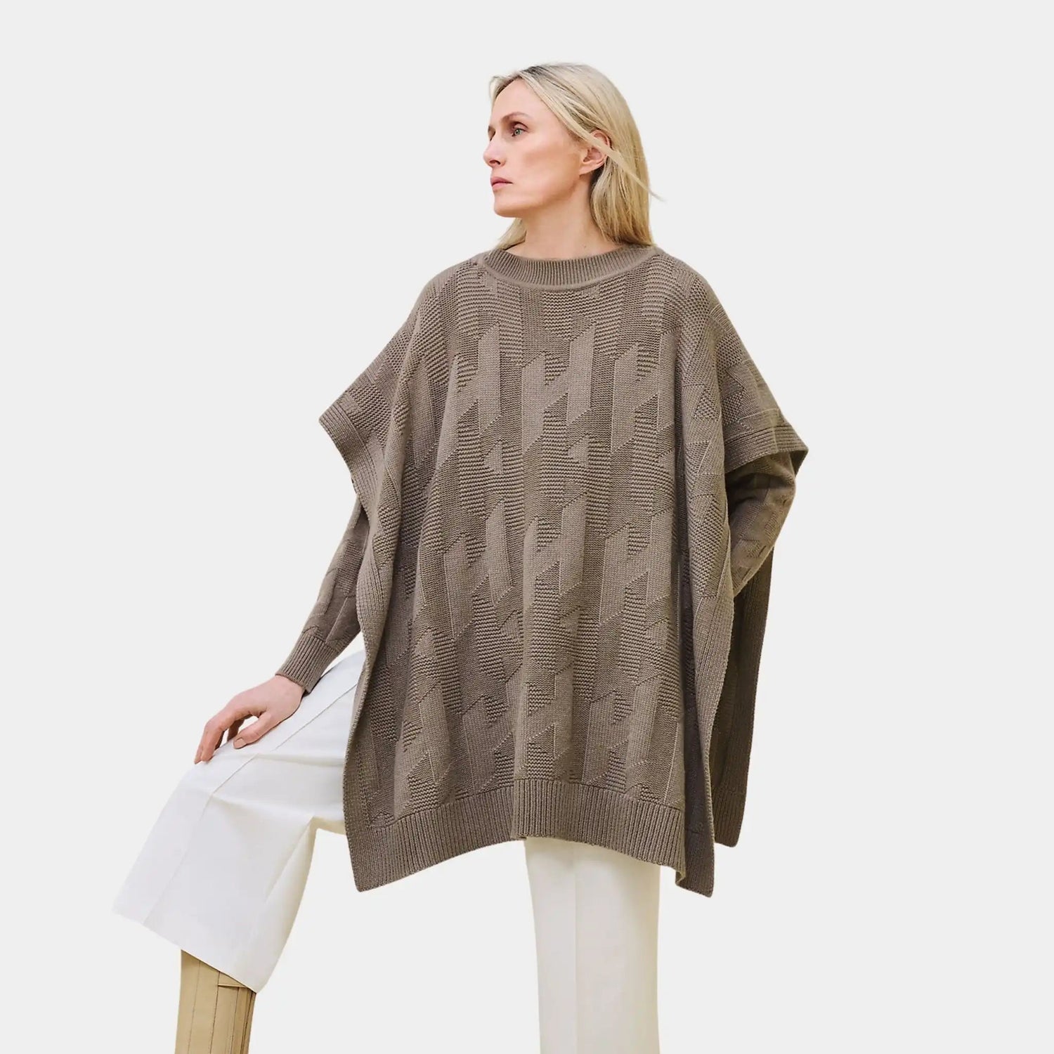 H Rectangular Cape Poncho in Plain Wool Knit