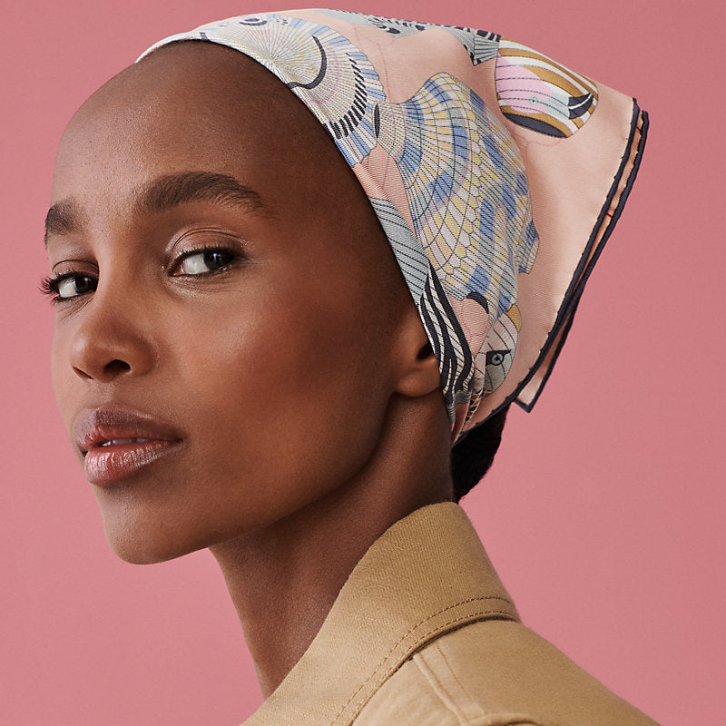 Lanternes Ballons Et Cocardes scarf 45